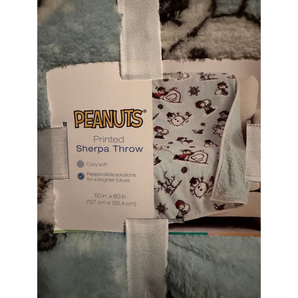 THE BIG ONE PEANUTS Sherpa Throw 50x60 NWT